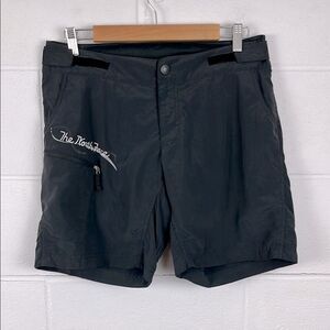 The North Face women’s black cycling padded lined mountain bike short